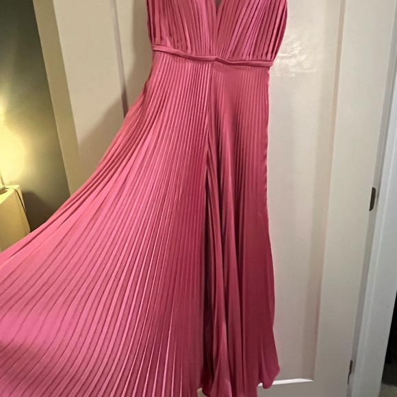 Pleated Pink Jumpsuit - Picture 2 of 9